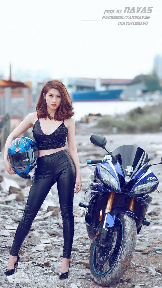 Hot Girl xinh dep ca tinh ben chiec Sportbike than thanh Yamaha R6 - 7
