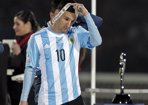 Li do khien Messi tu choi nhan giai Cau thu xuat sac nhat Copa America 2015