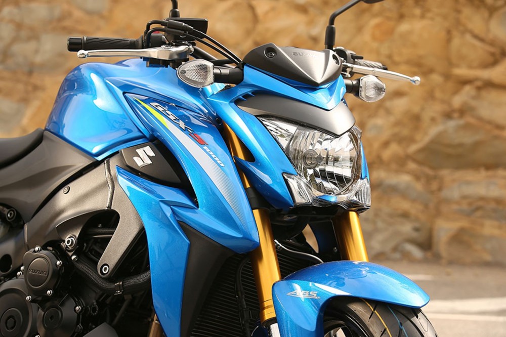 Suzuki GSXS1000 2015 chiec nakedbike manh me dam chat Nhat - 2