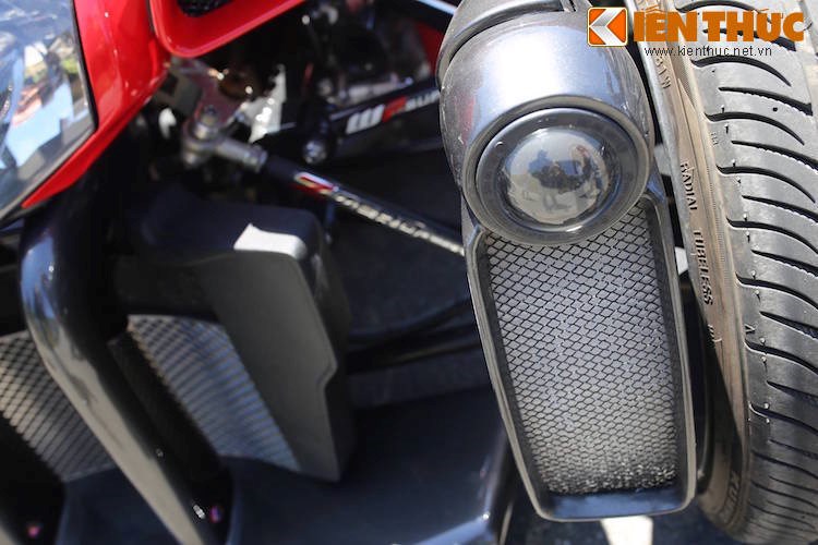 Triazuma sieu pham 3 banh tien ti duoc do tu Yamaha R1 - 6