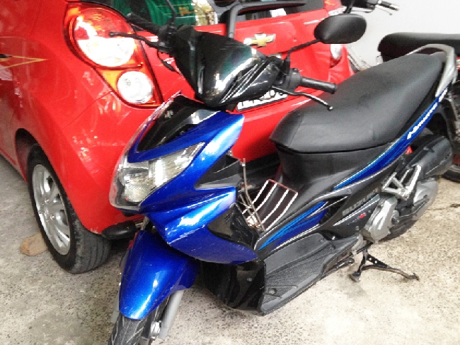 Xe Suzuki Hayate 125cc mau xanh