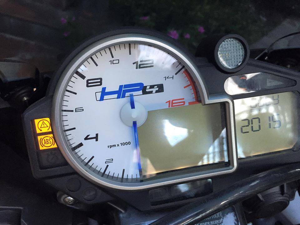 BMW HP4 2014 do sieu khung voi gia tri gan 2 ty dong tai Viet Nam - 5