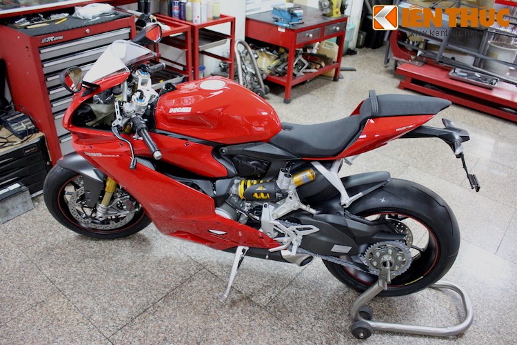 Sieu moto Ducati 1299 co mat tai Ha Noi - 2