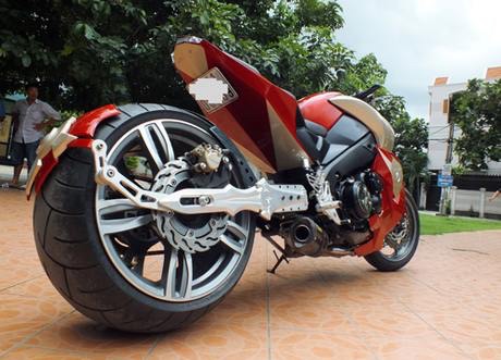 Suzuki bKing phien ban Ironman - 3