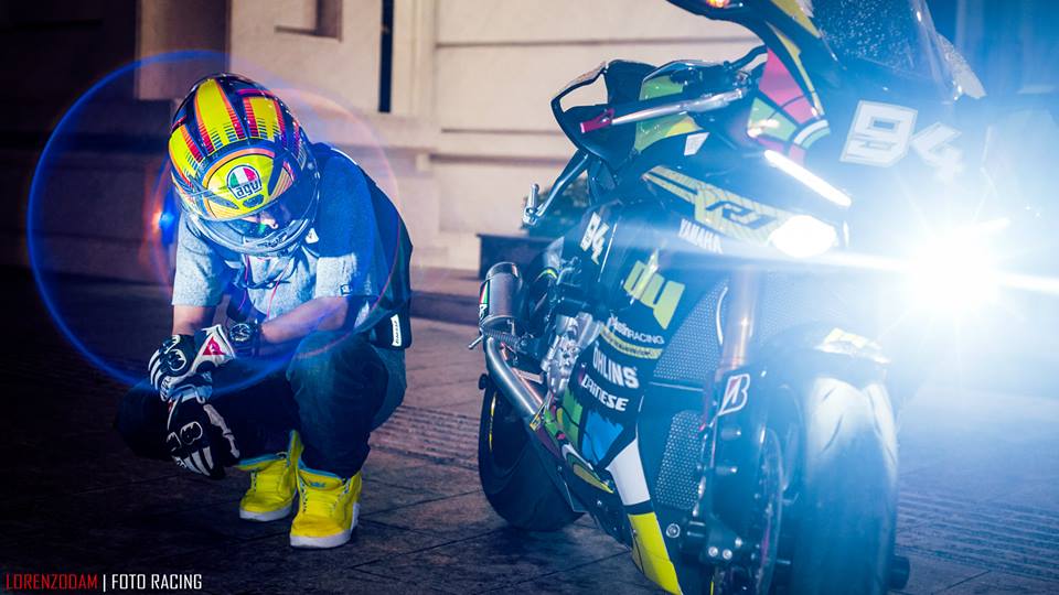 Yamaha R1 2015 phien ban Valentino Rossi tuyet dep tren pho di bo - 12