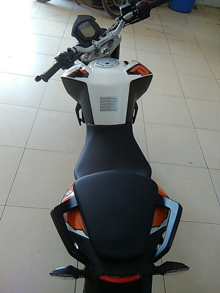 Ban xe KTM duke 200 khong ABS - 2