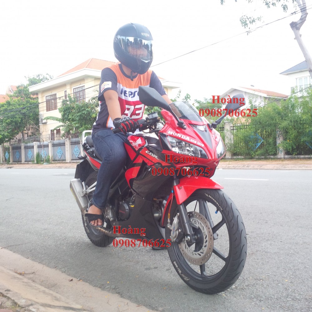 Can canh Honda CBR150R 2015 phien ban Repsol voi gia 114 trieu dong