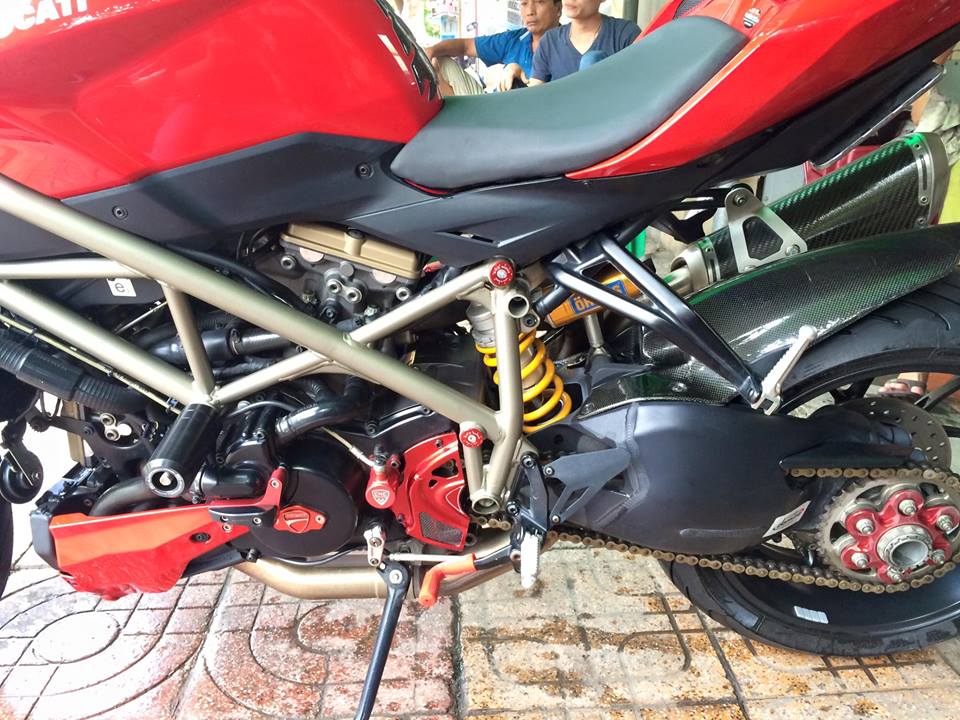 DUCATI STREETFIGHTER 1098S HQCN CAN BAN