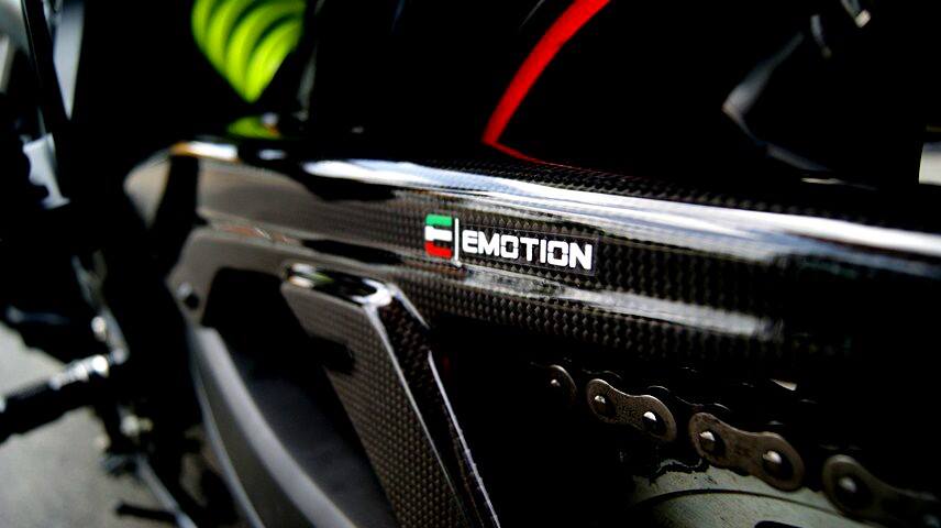 Honda CB650F do phong cach Emotion Full Carbon - 14