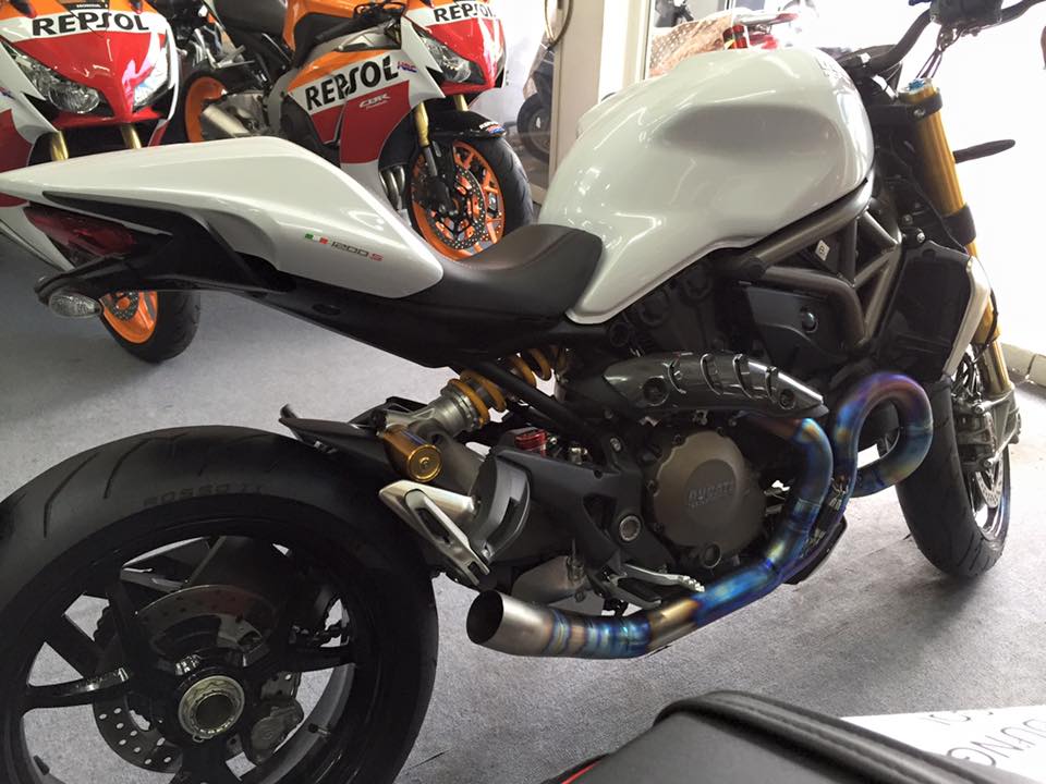 Motor Ken xe cu Ducati Monster 1200 date 2015 trang tinh khiet - 4