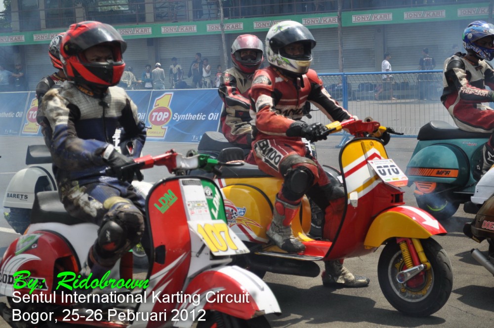 Vespa PX 150 racing stylephong cach moi - 2