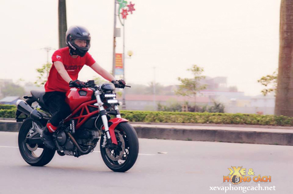 Cam nhan cua biker 8X ve nguoi tinh Ducati Monster 795 - 2