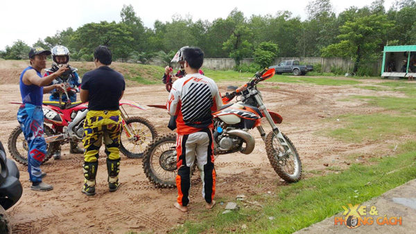 Cam nhan ve KTM SMC 690 R cua chang trai Tay Ninh - 6