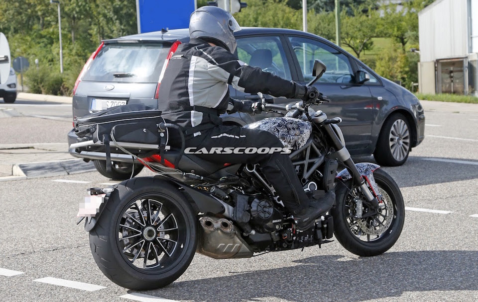 Can canh Ducati Diavel 2016 xuat hien tren duong chay thu - 3