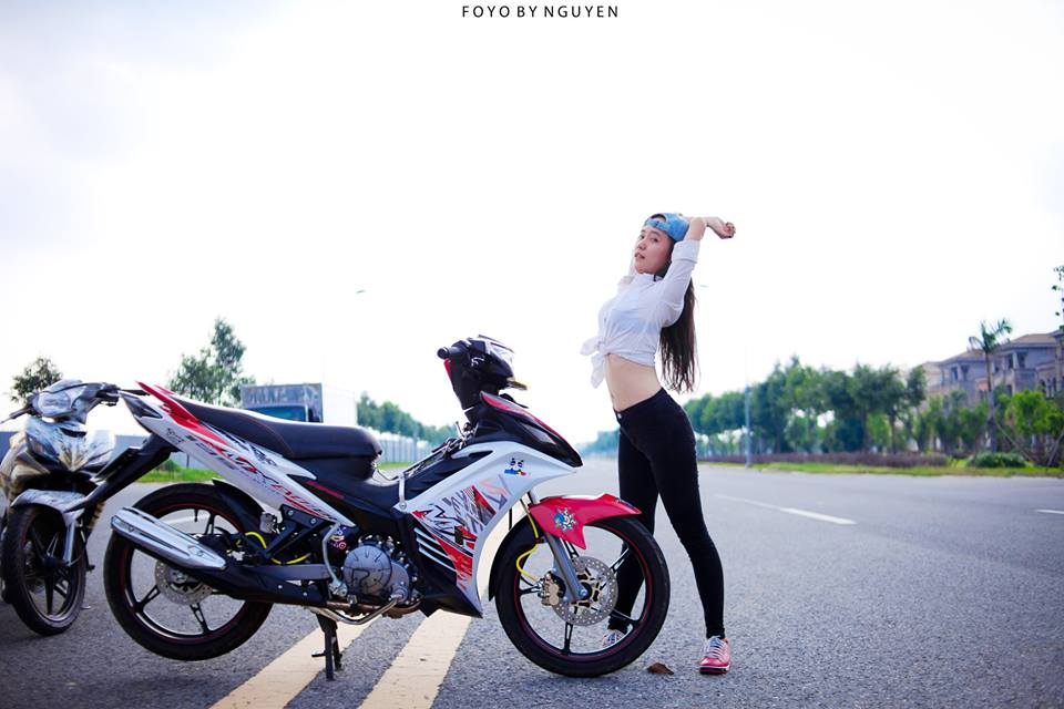 Cap doi Yamaha Exciter 135 so dang cung biker Nu Binh Duong - 2