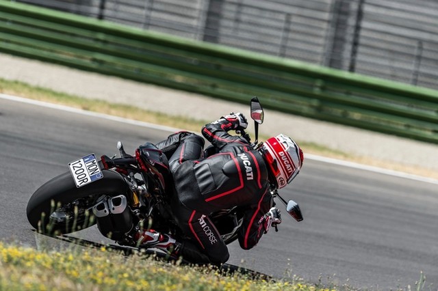 Chi tiet Ducati Monster 1200 R chuan bi ra mat - 9