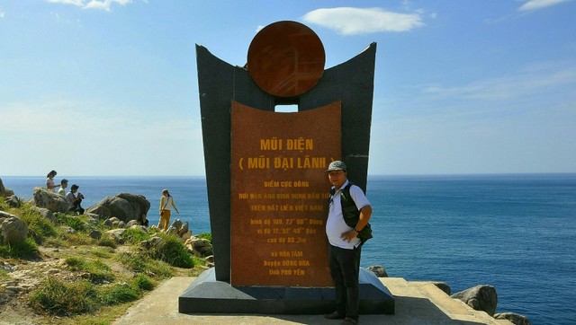 Diem cuc dong Noi don anh binh minh dau tien tren dat lien Viet Nam - 9