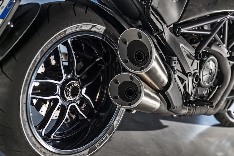 Ducati Diavel Carbon 2016 se dinh hon gap boi phan doi cu - 7