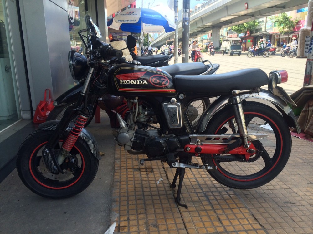 Honda SS 67 Mot Gap Truoc Doc Dao Cua Anh Tho Lau Nam - 2