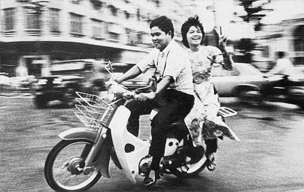 Cùng ngắm Honda C50 Dame 1967 niềm tự hào của nhiều người Việt