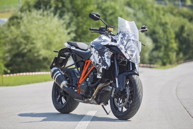 KTM 1290 Super Duke GT mau SportTouring moi vua duoc he lo