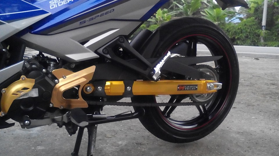 Yamaha Y15ZR len do choi lung linh den tu biker nuoc ban