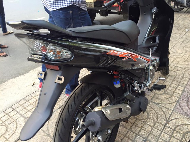 Can canh Yamaha 125ZR 2015 vua ve den Viet Nam - 5