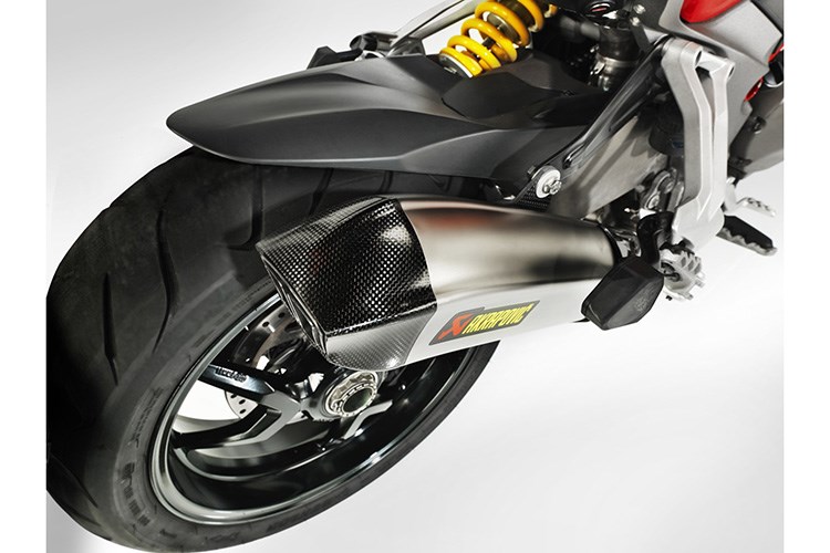 Chi tiet po Akrapovic Titanium moi danh cho Ducati Multistrada 1200 - 2