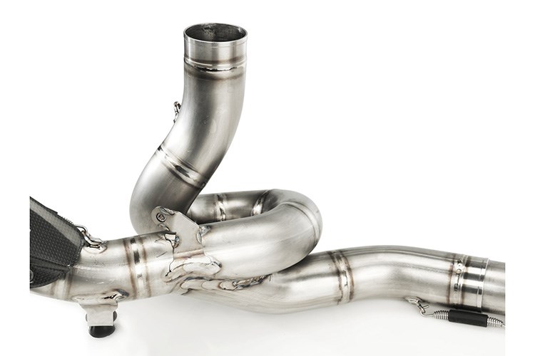 Chi tiet po Akrapovic Titanium moi danh cho Ducati Multistrada 1200 - 4