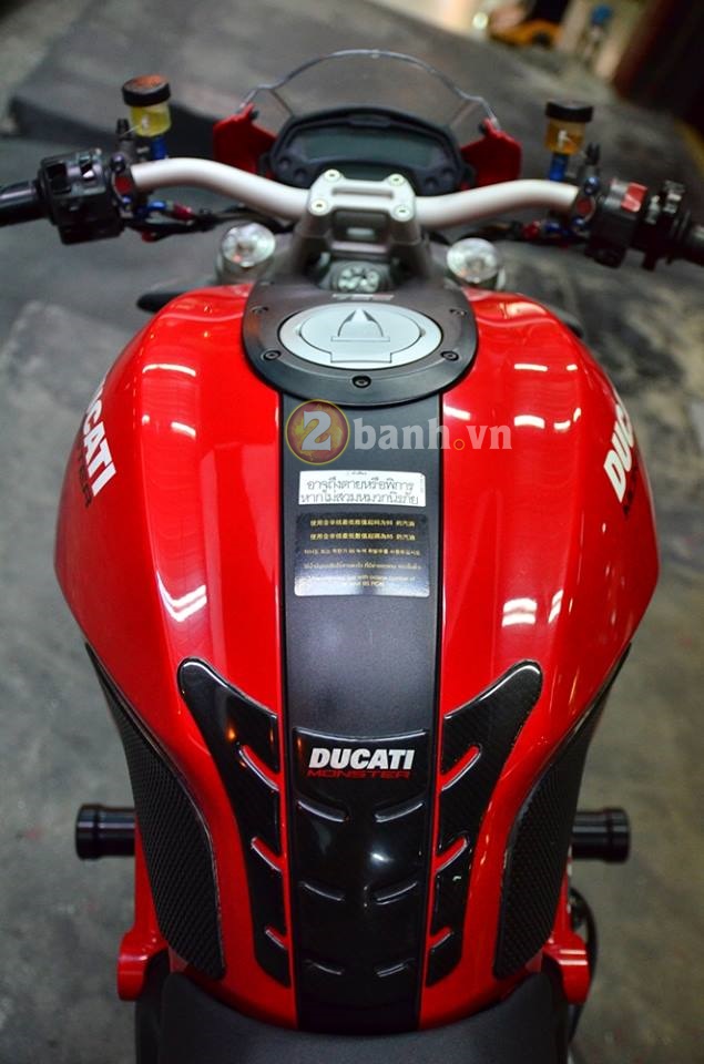 Ducati Monster 795 do don gian voi nhung mon do choi hang hieu - 6