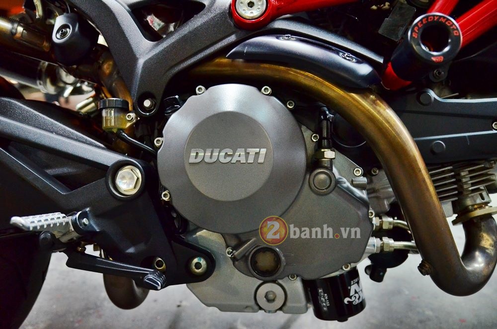 Ducati Monster 795 do don gian voi nhung mon do choi hang hieu - 10