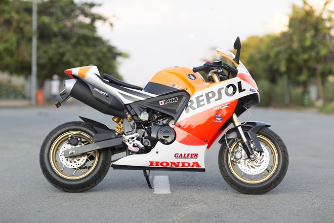 Honda MSX phong cach xe dua MotoGP cua nu biker Vinh Long - 4