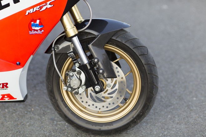 Honda MSX phong cach xe dua MotoGP cua nu biker Vinh Long - 6