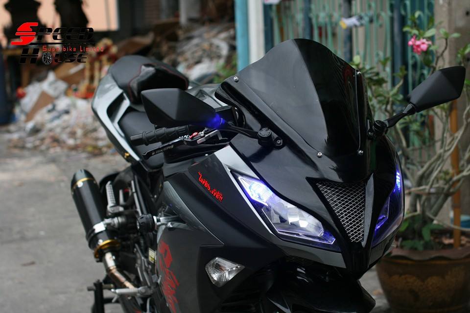 Kawasaki Ninja 300 do doc dao voi dan duoi tu Ducati 848