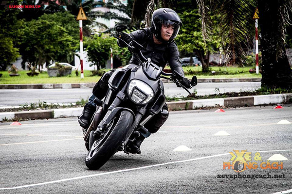 Nhung trai nghiem thu vi ve Ducati Diavel va Monster 796 cua Viet kieu My