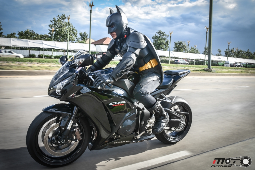 Honda CBR1000RR va Batman trong bo anh dep den tu Thai - 4