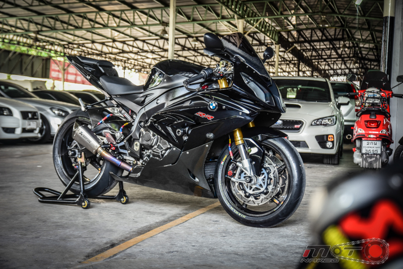 Can canh BMW S1000RR 2015 do khung voi phien ban Black step Racing Performance
