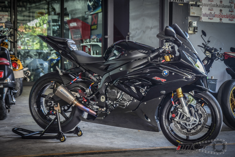 Can canh BMW S1000RR 2015 do khung voi phien ban Black step Racing Performance - 2