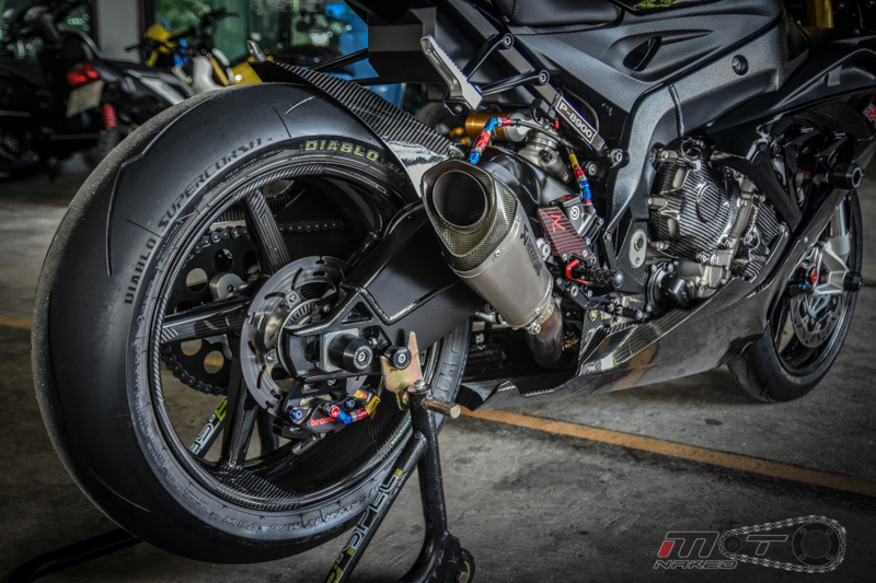 Can canh BMW S1000RR 2015 do khung voi phien ban Black step Racing Performance - 20