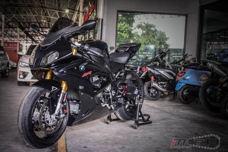 Can canh BMW S1000RR 2015 do khung voi phien ban Black step Racing Performance - 28