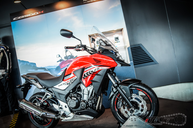 Can canh Honda CB500X 2016 mau adventure tam trung an tuong tai Motor Expo 2015 - 3