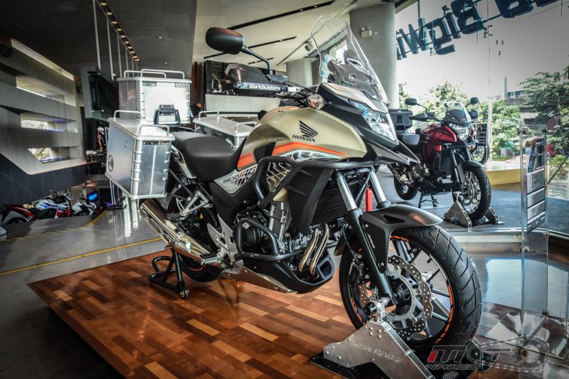 Can canh Honda CB500X 2016 mau adventure tam trung an tuong tai Motor Expo 2015 - 7