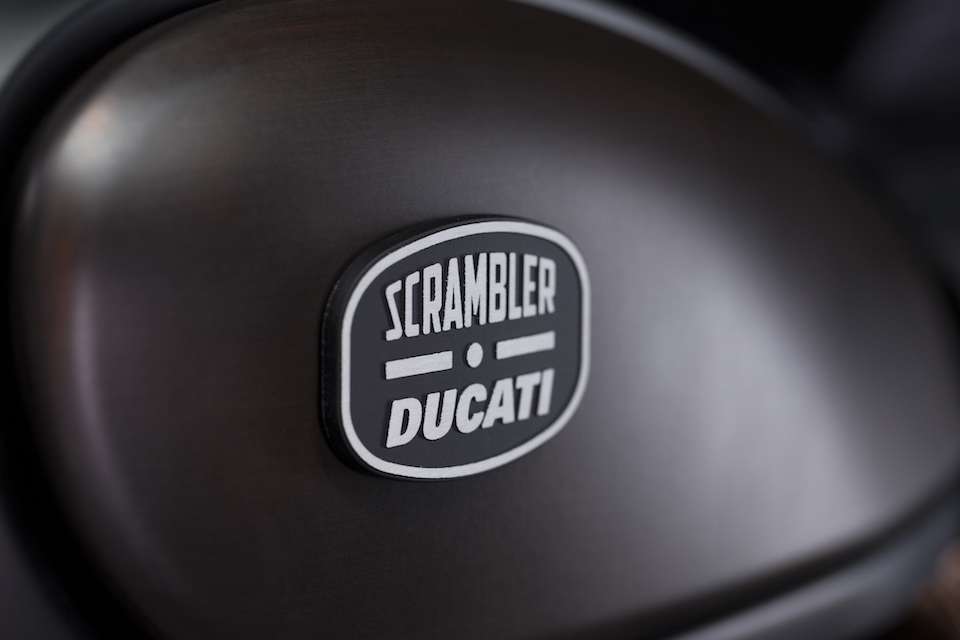 Gia ban cua Ducati Scrambler Italia Independent phien ban dac biet - 8