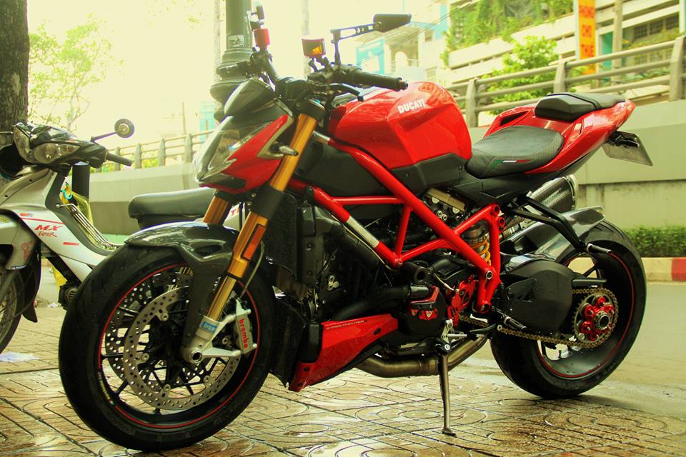 Ducati StreetFighter S day do choi cua dan choi Sai Thanh - 10