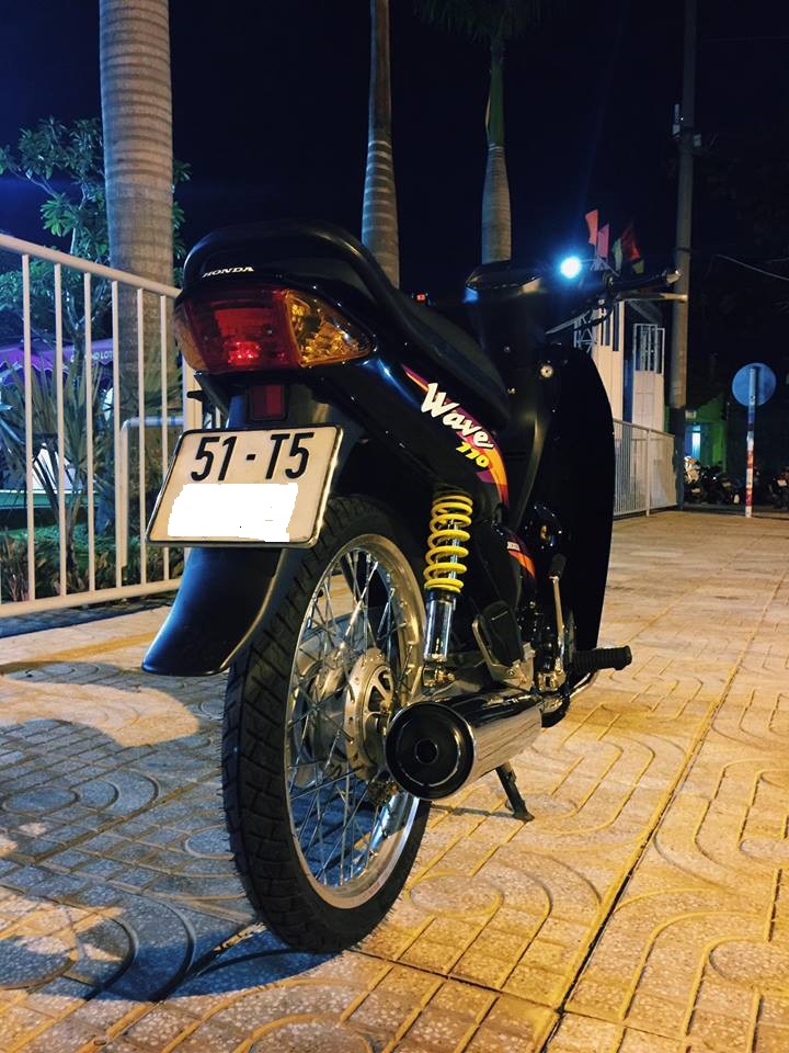 Honda Wave S110 mot minh trong dem - 3