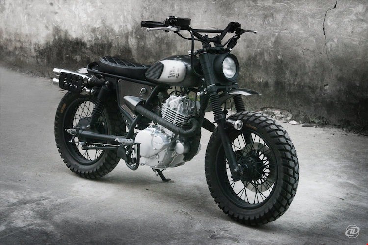 Suzuki GN250 do phong cach Scrambler cua Biker 9X Viet len bao Tay
