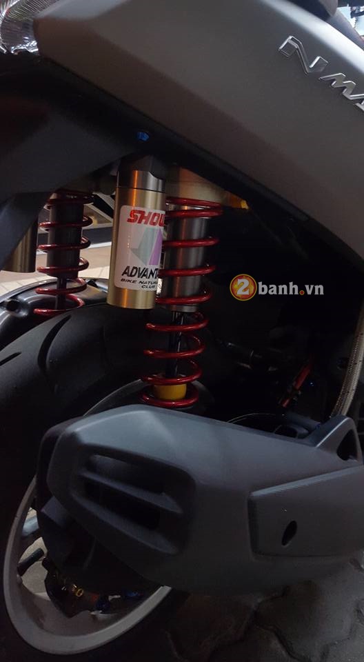 Yamaha NMax do nhe cung dan do choi day hang hieu - 7