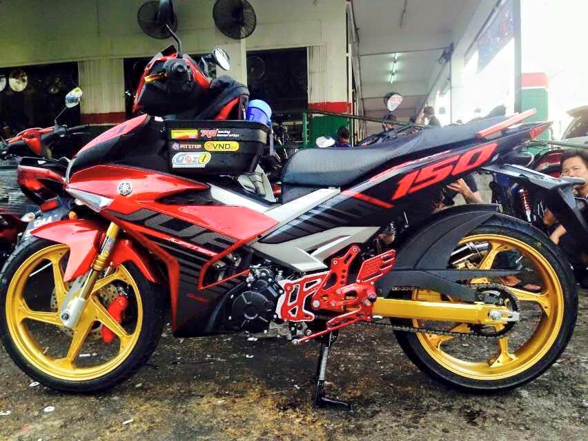 Yamaha Y15ZR voi dan chan khung cua biker Malaysia - 6