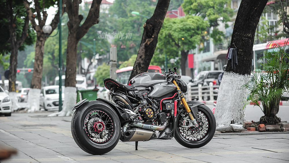 Can canh Ducati 1199 Panigale S do Cafe Racer doc dao tai Ha Noi - 2
