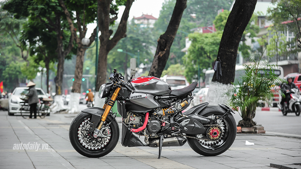 Can canh Ducati 1199 Panigale S do Cafe Racer doc dao tai Ha Noi - 4